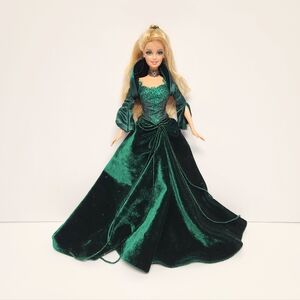 2/$30  2004 Barbie Happy Holidays